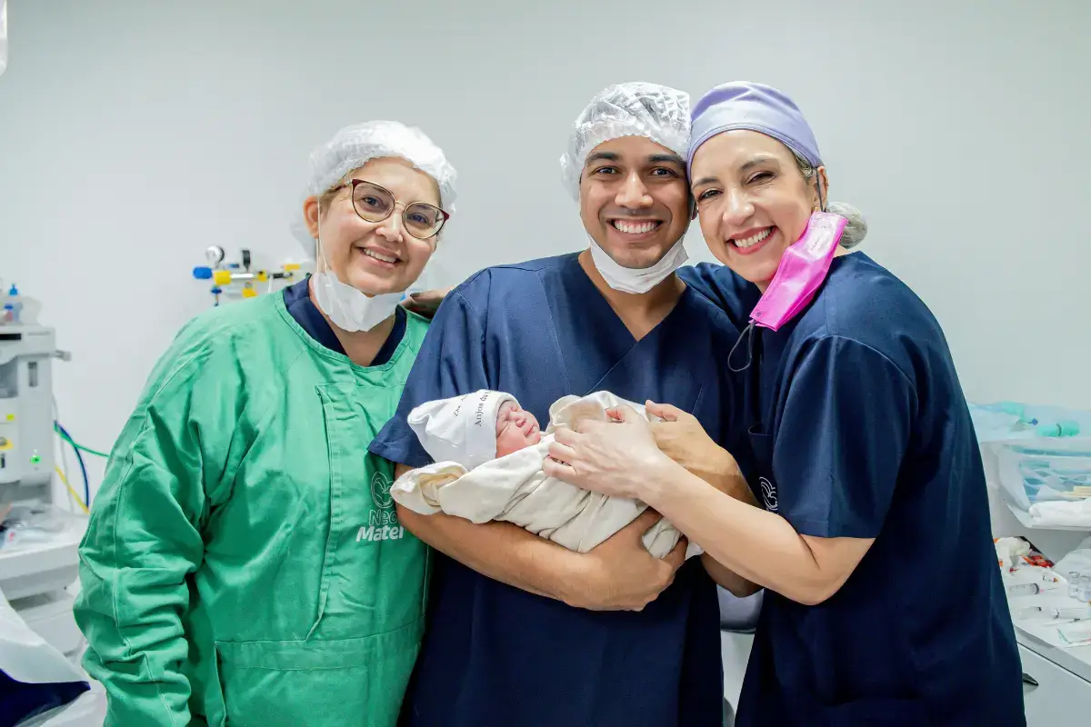 What is C Section Delivery vs Natural Birth - A Complete Guide for Moms