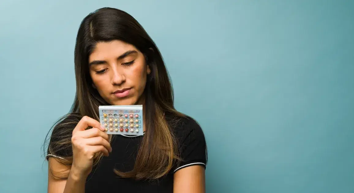 प्रेग्नेंट होने से कैसे बचें - गर्भ निरोधक के 10 सबसे असरदार उपाय और तरीके